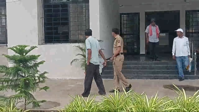 शिक्षक धोंडीराम भोसले ची न्यायालयीन कोठडीमध्ये रवानगी 