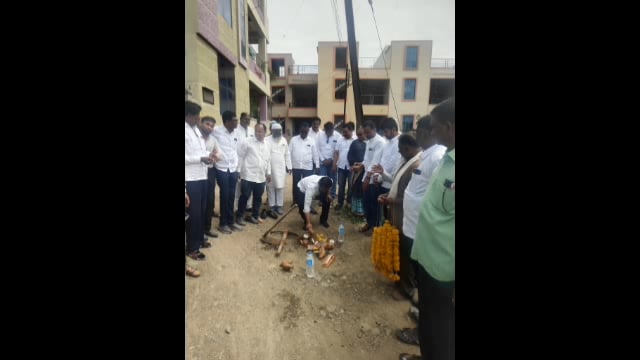 राजा भगीरथ नगर येथे सिमेंट रस्त्याच्या कामाचे भूमिपूजन