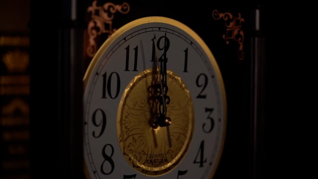 Video Infinity Watch V3 - Gold Case White Dial / PEN Version (Gimmick and Online Instructions) by Bluether Magic - Trick (VT)