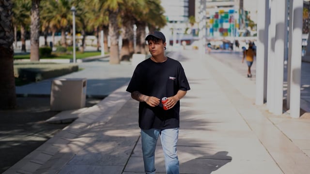 Video SOLID (Gimmicks and Online Instructions) by Juan Capilla and Julio Montoro  - Trick (VT)