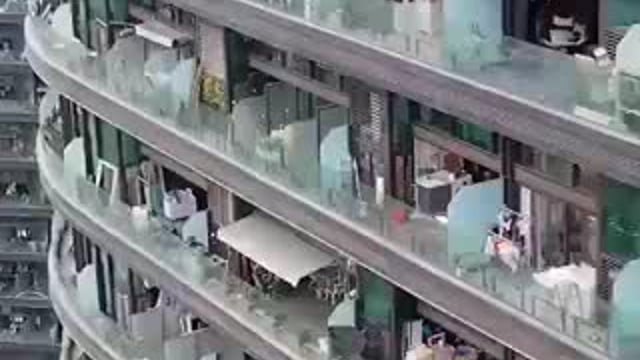 *इस बिल्डिंग का नाम 