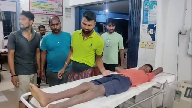 तेज रफ्तार बाइक ने किशोर को मारी टक्कर। किशोर सहित बाइक चालक गंभीर रूप से जख्मी।