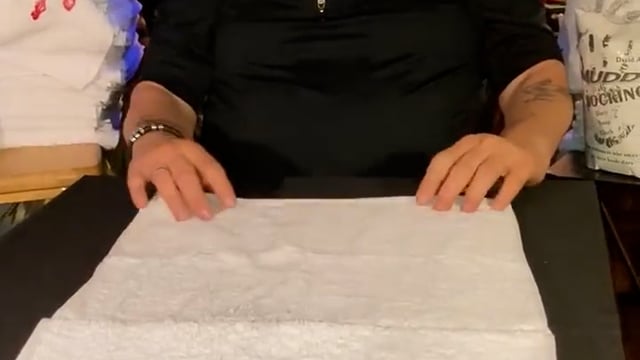 Video Dirty Drop Cloth Magnetic (BLOODY) by David Alan Magic - Trick (VT)