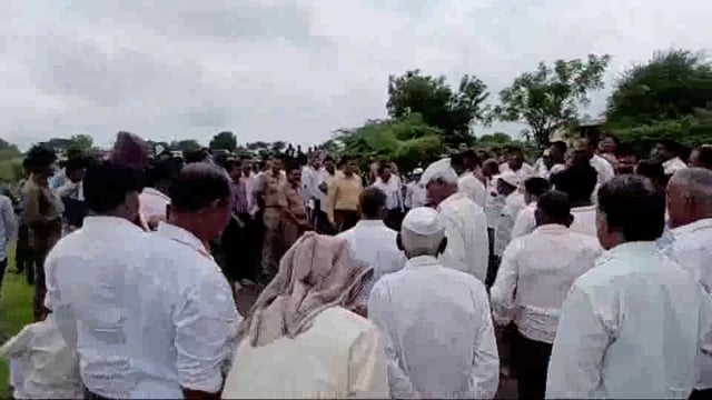 शेटफळेत शक्तिपीठ मार्गाला शेतकऱ्यांचा जोरदार विरोध पोलीस बंदोबस्तातील मोजणी पाडली बंद 