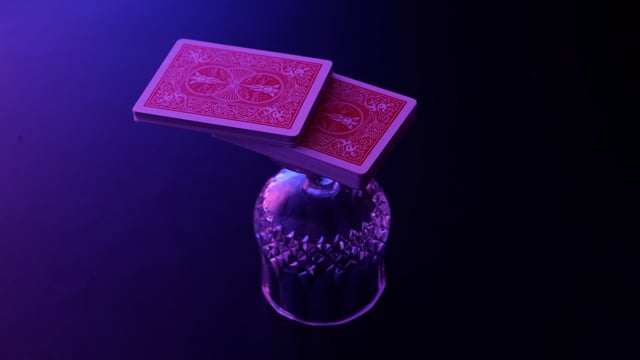 Video The Haunted Deck PRO Blue by Yim & Carpenter Wong - Trick (VT)
