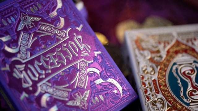 Video The Successor Monarch White Limited Edition Playing Cards (VT)