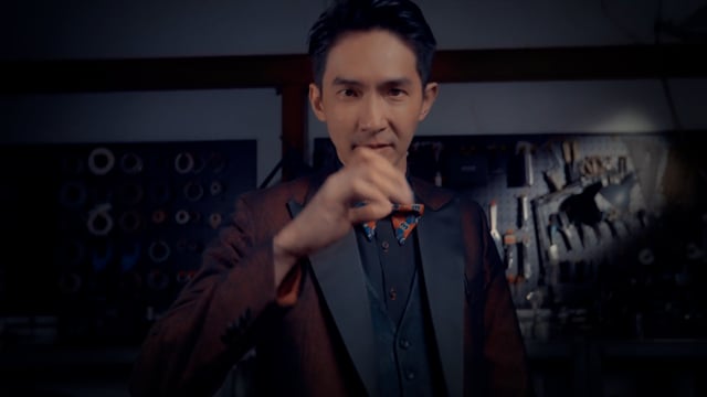 Video Hanson Chien Presents 20HDD (20 Half Dollar Dropper) by Ochiu Studio (Black Holder Series) - Trick