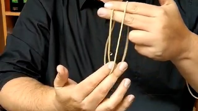 Video Linking Bands by Fernando Moreno
