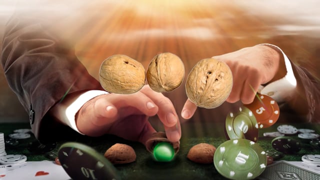 Video THE GAMBLER / THREE SHELL GAME (Gimmicks and Instructions) by Apprentice Magic  - Trick