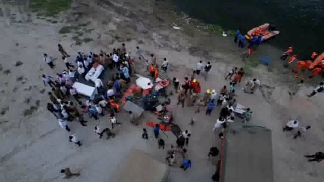 बाढ़ पूर्व तैयारी को लेकर माट थाना क्षेत्र के डागोली गांव में मॉक ड्रिल किया गया