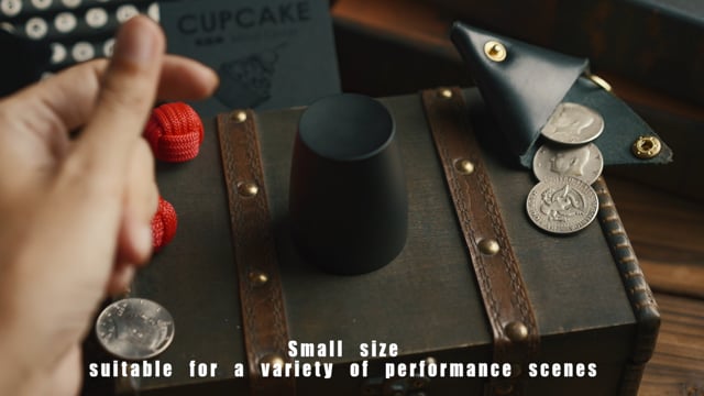 Video Cupcake 2.0 (Gold Metal) by Milo & Bacon Magic