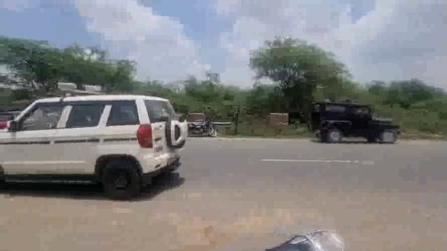 पुलिया से टकराकर नाले में गिरा बाइक सवार युवक की हुई मौत