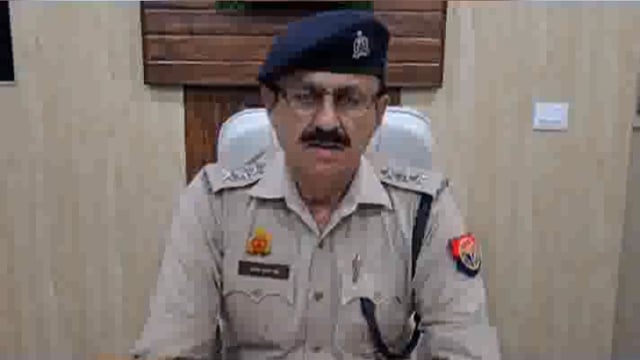 थाना मगोर्रा क्षेत्रान्तर्गत एक युवती द्वारा अपने ऊपर ज्वलनशील पदार्थ डालने पर थाना पुलिस द्वारा बचाया गया