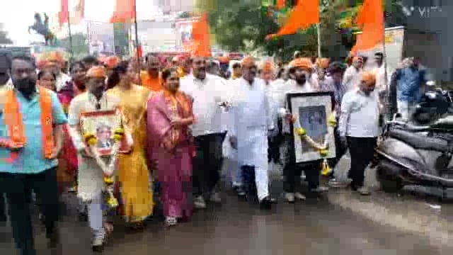 कोल्हापूर की ऐतिहासिक वास्तू विक्री प्रकरण मे शिवसेना उबाठा ने   जगके  अंदर जा कर छत्रपती शाहू महाराज की जयंती मनाने की कोशिश लेकीन पुलीस ने गेट को त्याला लगाकर अंदर प्रवेश नहीं दिया.शिव सेना की ओर निषेध करके लोकराजा छत्रपती शाहू महाराज की जयंती पर ही पुष्पहार अर्पण करके किया