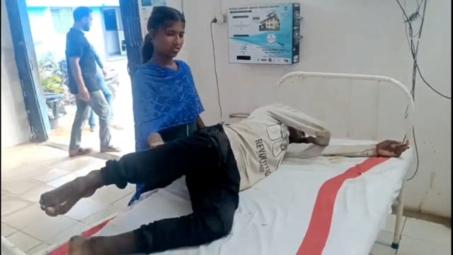 कार एवं मोटरसाइकिल की टक्कर में तीन जख्मी ।दो भागलपुर रेफर।