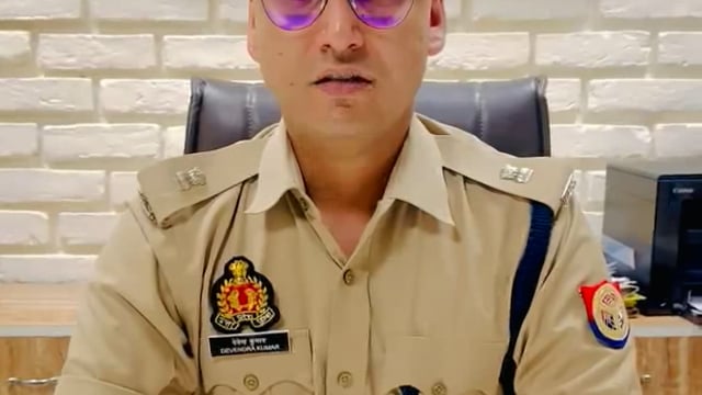 शाहजहांपुर की रेलवे स्टेशन को बम से उड़ने की धमकी देने वाले बाबा भेष बहरूपिया को जलालाबाद पुलिस ने गिरफ्तार की कार्यवाही