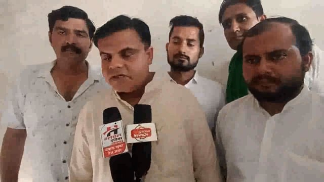 मवाना बहसूमा थाना क्षेत्र के ग्राम सदरपुर में मुजफ्फरनगर में किसानों पर अत्याचार को लेकर राष्ट्रीय अध्यक्ष भारतीय किसान यूनियन तोमर की बाइट