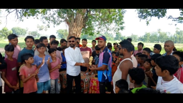 बाबा दुबे भयहरण स्थान मैदान पर खेले गए टूर्नामेंट का फाइनल मुकाबला अमखोरिया टीम ने जीता।