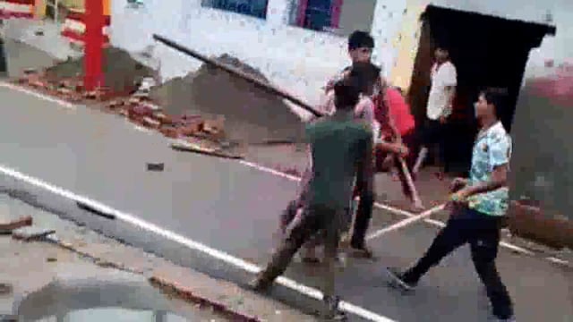 सरदाहेड़ी! गांव में दो पक्षों में जमकर चले लाठी डंडे और ईंट पत्थर! पुलिस जांच में जुटी!