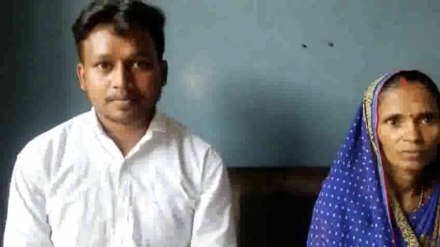 जिला पंचायत अध्यक्ष राजेश मसाला के सहयोग से टीकरमाफी निवासी युवक कापैर ठीक हुआ स्वस्थ होकर वह श्री अग्रहरि को बधाई दिया 