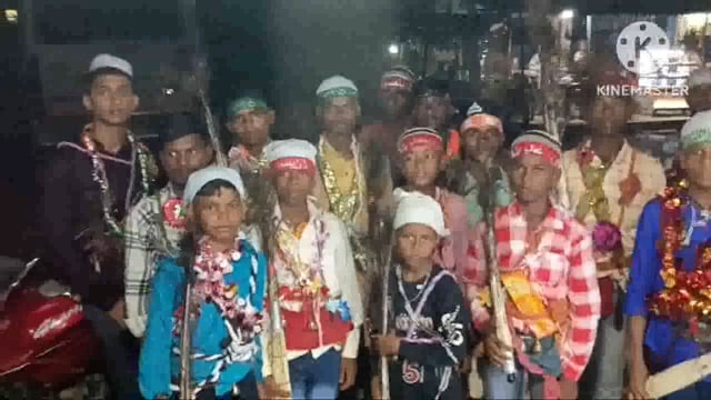 मुहर्रम पर्व को लेकर इमामबाड़े पर श्रद्धालुओं ने बांधा पैग