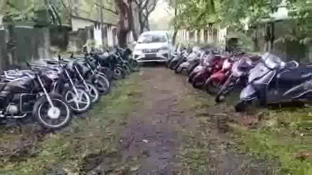 झांसी सीपरी बाजार पुलिस द्वारा की जा रही चेकिंग के दौरान बदमाशों के साथ हुई मुठभेड़