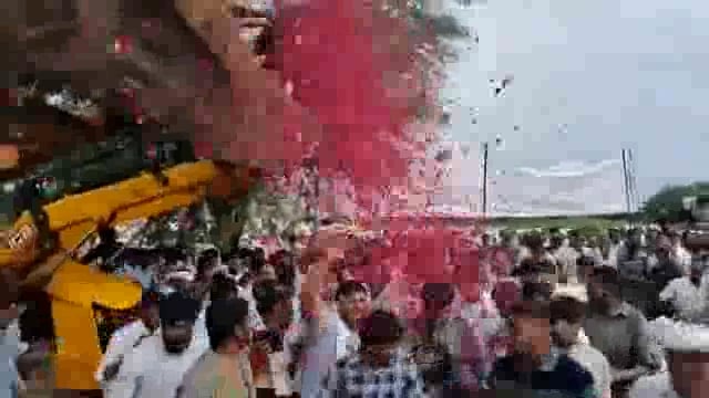 अशोक गहलोत का हिंडौन सिटी दौरा, सचिन पायलट थानागाजी में शामिल हुए

अशोक गहलोत ने हिंडौन सिटी का दौरा किया। इस दौरान उन्होंने क्षेत्रीय विकास और स्थानीय मुद्दों पर चर्चा की। इस बीच, राजस्थान कांग्रेस के वरिष्ठ नेता सचिन पायलट ने थानागाजी में एक कार्यक्रम#politics