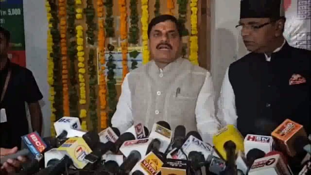 मुख्यमंत्री मोहन यादव ने ओबीसी आरक्षण पर कांग्रेस सरकारों की नीतियों पर उठाए सवाल

मुख्यमंत्री मोहन यादव ने कहा है कि उनकी सरकार ओबीसी वर्ग को 27% आरक्षण देने के लिए पूरी तरह प्रतिबद्ध है। उन्होंने कांग्रेस सरकारों पर कटाक्ष करते हुए कहा,#politics