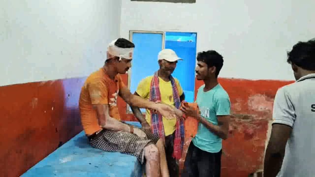 नवनिर्मित दीवार गिरने से दबकर एक मजदूर हुआ घायल।