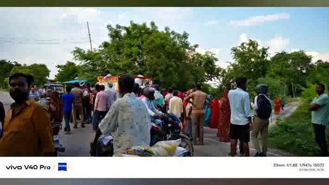 महेशगंज थाना क्षेत्र के ग्राम सभा खेमकरनपुर में 59 वर्षीय किसान की नाले में ट्रैक्टर पलटने से हुई दर्दनाक मौत#latestnew 