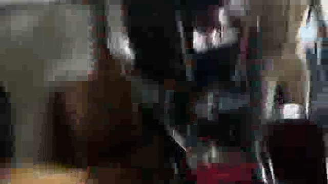 ब्रेकिंग ....
अयोध्याधाम रेलवे स्टेशन की छत से टपक रहा है करोड़ों का सवाल! 
रामनगरी अयोध्या में भव्यता और आधुनिकता का प्रतीक बनकर खड़ा अयोध्याधाम रेलवे स्टेशन, अब सवालों के घेरे में है। करोड़ों की लागत से तैयार इस स्टेशन के भीतर गुणवत्ता पर गंभीर सवाल खड़े हो रहे हैं।
देखें—छत से सीधे गिर रही जलधारा!
बारिश के दौरान स्टेशन के भीतर का नज़ारा चौंकाने वाला है। बुकिंग ऑफिस, आरपीएफ ऑफिस, और इंचार्ज रूम तक में पानी टपक रहा है। ऐसा प्रतीत होता है जैसे छत की जगह आसमान से सीधी जलधारा उतर रही हो।