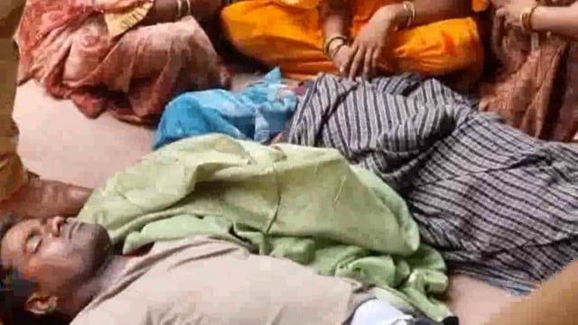 फरह थाना क्षेत्र में आपसी ग्रह कलेश के चलते पति पत्नी ने फांसी के फंदे पर लटक अपनी जीवन लीला समाप्त की