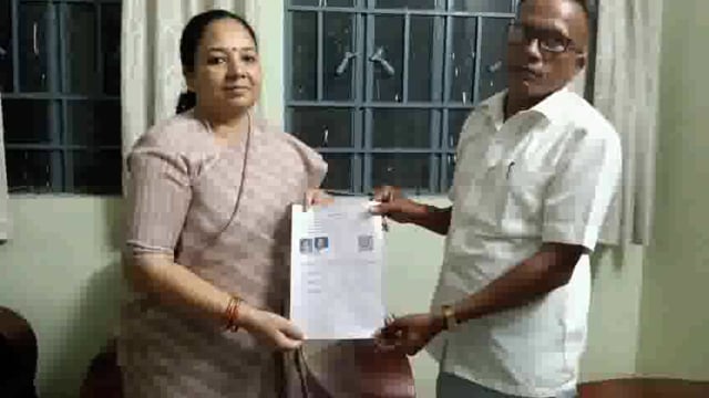 सांसद एवं विधायक ने गणना प्रपत्र किया प्राप्त