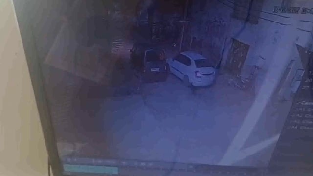 गोविंद नगर थाना के मसानी चौकी क्षेत्र से हुई ईको  कार चोरी सीसीटीवी में घटना कैद वीडियो वायरल