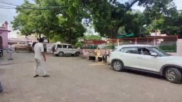 वन विभाग के प्रधान लिपिक को रिश्वत लेते हुए एंटी करप्शन टीम ने दबोचा