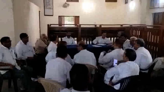 अधिवक्ता पर पड़ोसियों ने घर में घुसकर किया जानलेवा हमला आयी गंभीर चोटे अधिवक्ताओं में फैला आक्रोश