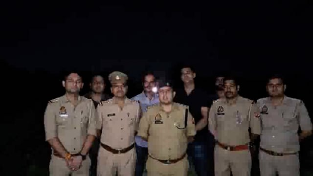 थाना जगदीशपुर क्षेत्र फैक्ट्री के पीछे गोली मारने वाले अभियुक्त को पुलिस ने मुठभेड़ के दौरान किया गिरफ्तार एसीपी द्वारा 