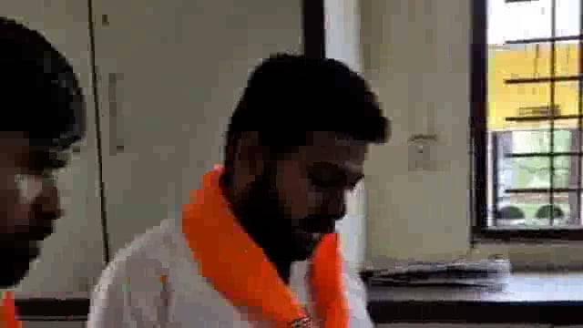 नगरपरिषदेच्या भूखंडावरील व रस्त्या लगत असलेल्या पुटपाथवरील अतिक्रमण हटविण्याची मनसेची मुख्याधिकाऱ्यांकडे मागणी