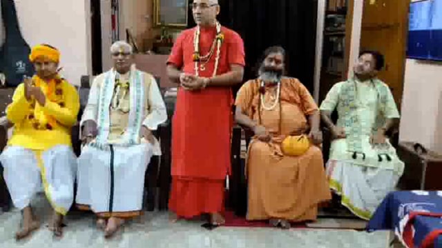 श्री कृष्ण जन्मभूमि मुक्ति के लिए ब्रज चौरासी कोस यात्रा वृंदावन कालिंदी विहार स्थित श्री प्रेम धाम आश्रम में की गई बैठक