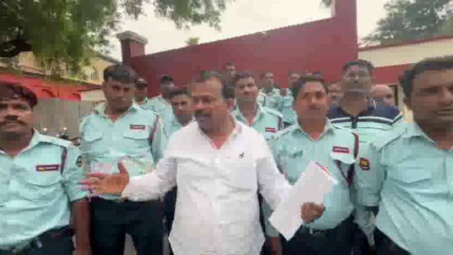 माणिकगड सिमेंट कंपनीत   सुरक्षा रक्षक व कंत्राटी कामगाराचे आर्थिक शोषण प्रकरणी श्रम साह्यक आयुक्त यांच्याकडे तक्रार