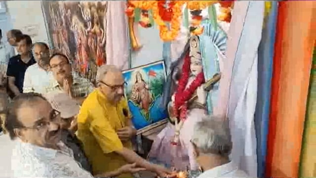 सरस्वती शिशु मंदिर में किया गया आचार्य का पूजन