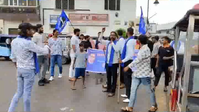 सदर बाजार मथुरा में नायब सैनी मुख्यमंत्री क के खिलाफ नारेबाजी व पुतला फुका