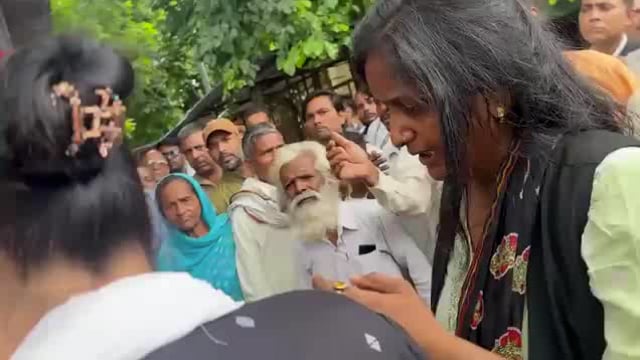 मथुरा -  महिला अधिवक्ताओं के बीच चैम्बर को लेकर हुई मारपीट का वीडियो वायरल