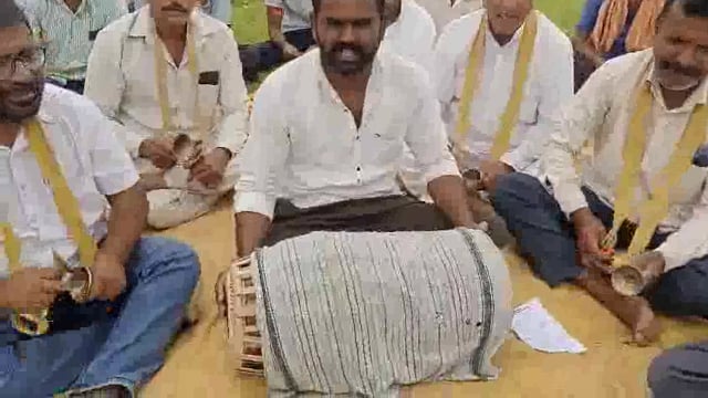 विदर्भात कोळस्याची खाण, अडाणीचं बसवाय बस्तान 
भजनाच्या माध्यमातून मत कुंनकीत निषेध, वर्मावर नेमके बोट