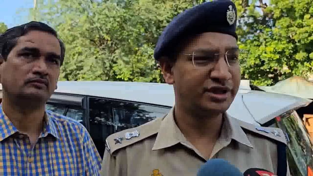 यमुना एक्सप्रेसवे पर हुई सड़क दुर्घटना में 6 की मौत के मामले में एसपी श्लोक कुमार द्वारा दी गई जानकारी