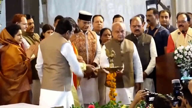 भोपाल में नए विधायक विश्राम गृह के निर्माण का भूमिपूजन, दीप प्रज्वलन के साथ हुआ शुभारंभ

भोपाल - मुख्यमंत्री डॉ. मोहन यादव और विधानसभा अध्यक्ष नरेंद्र सिंह तोमर ने भोपाल स्थित विधायक विश्राम#politics