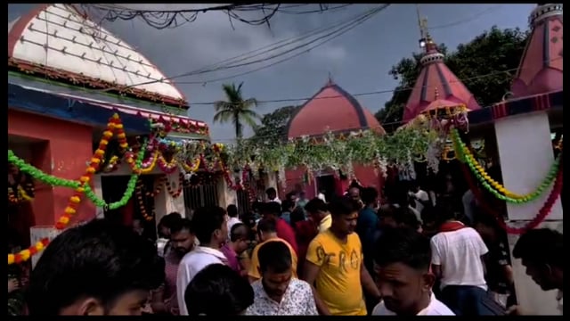 सावन की दूसरी सोमवारी को प्रखंड के विभिन्न शिव मंदिरों में उमड़ा जनसैलाब