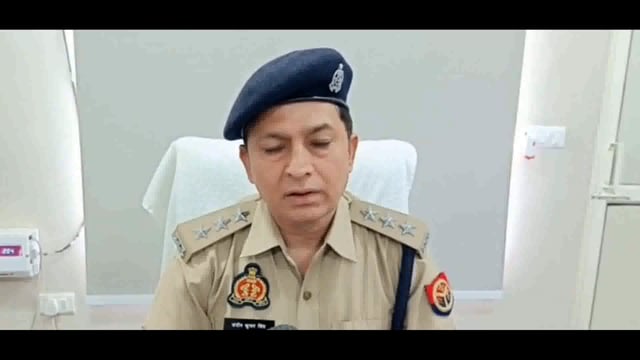   थाना जमुनापार पर जनपद झांसी में तैनात महिला आरक्षी द्वारा जनपद झांसी में तैनात उपनिरीक्षक द्वार