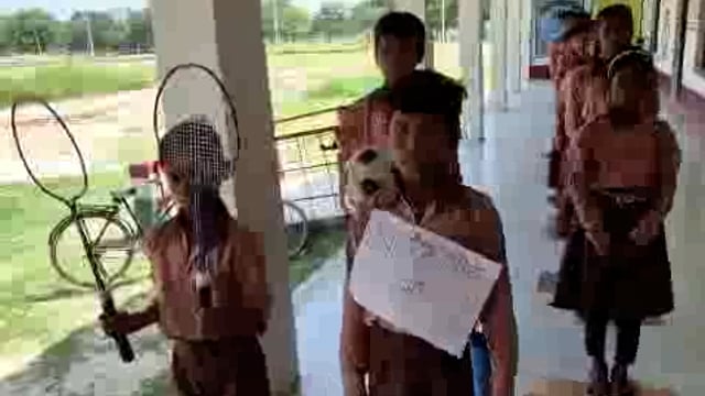 संग्रामपुर शिक्षा क्षेत्र में खेल खेल में शिक्षा गेम खेल के माध्यम से शिक्षा बीओ शंशाक मिश्र के निर्देशन में चल रहा है 