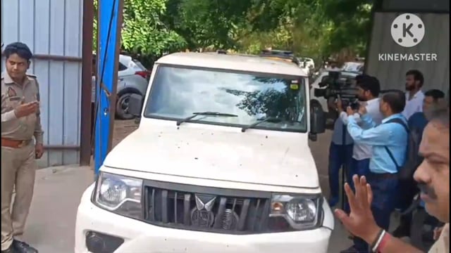 दिल्ली से गिरफ्तार धर्मांतरण गैंग का साजिश करता अब्दुल रहमान लाया गया आगरा दीवानी स्थित सीजेएम कोर्ट में कड़ी सुरक्षाके 